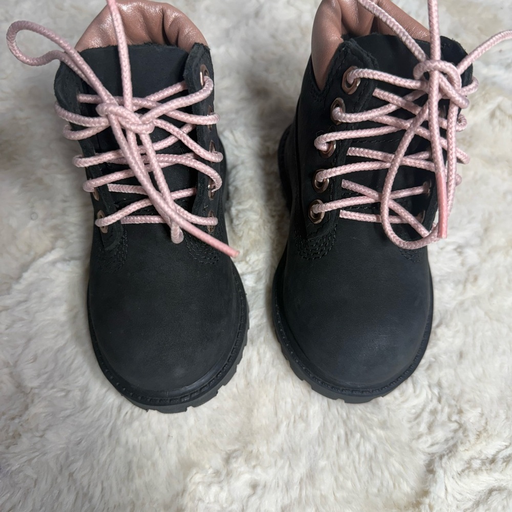 Timberland Girls Black & Pink Boots Size 5 – Durable & Stylish